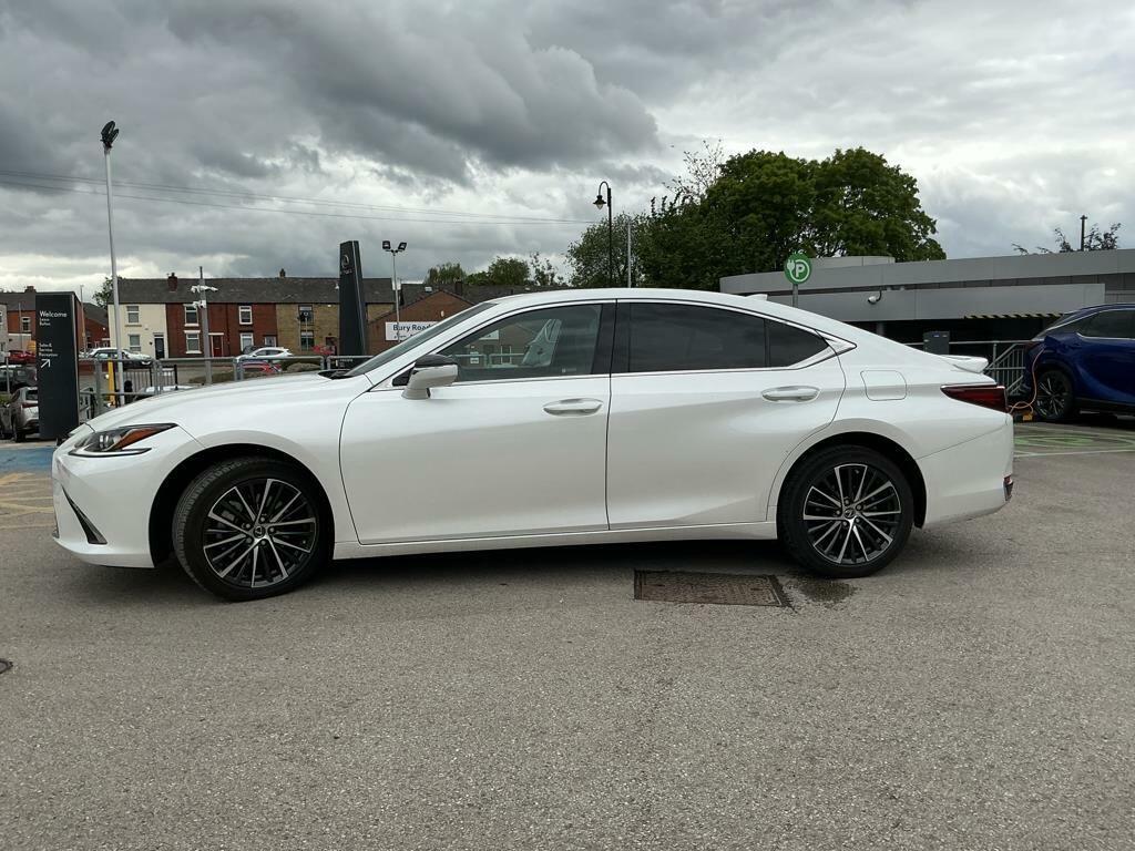 Lexus ES 2.5 300H Premium Edition Saloon Hybrid White #5