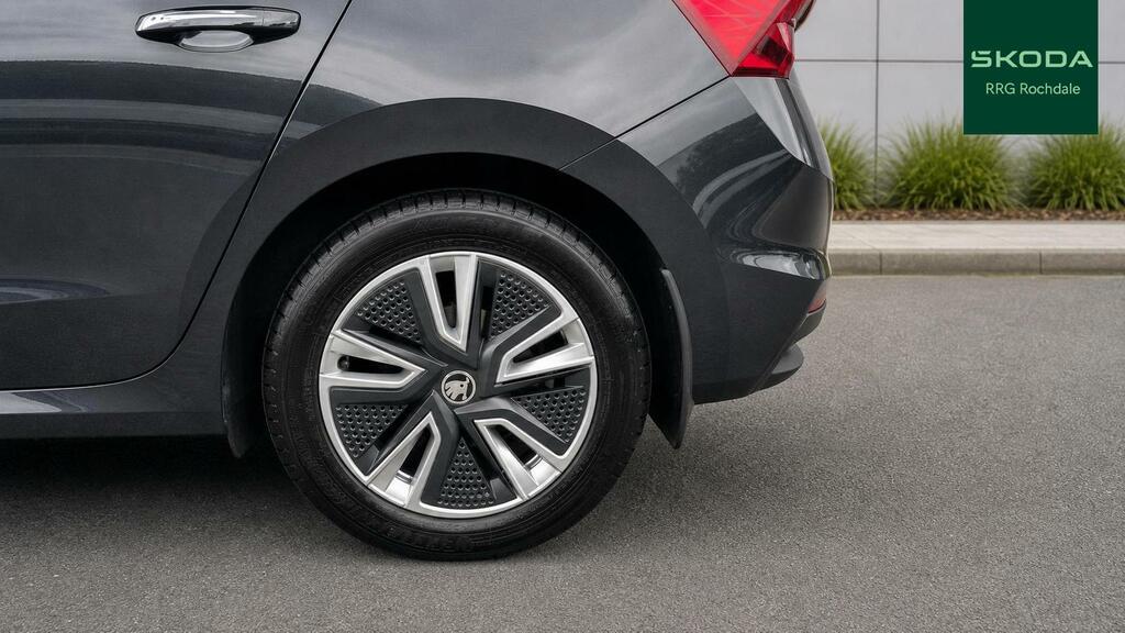 Skoda Fabia 1.0 Tsi 110 Se L MK23TUU Black #5