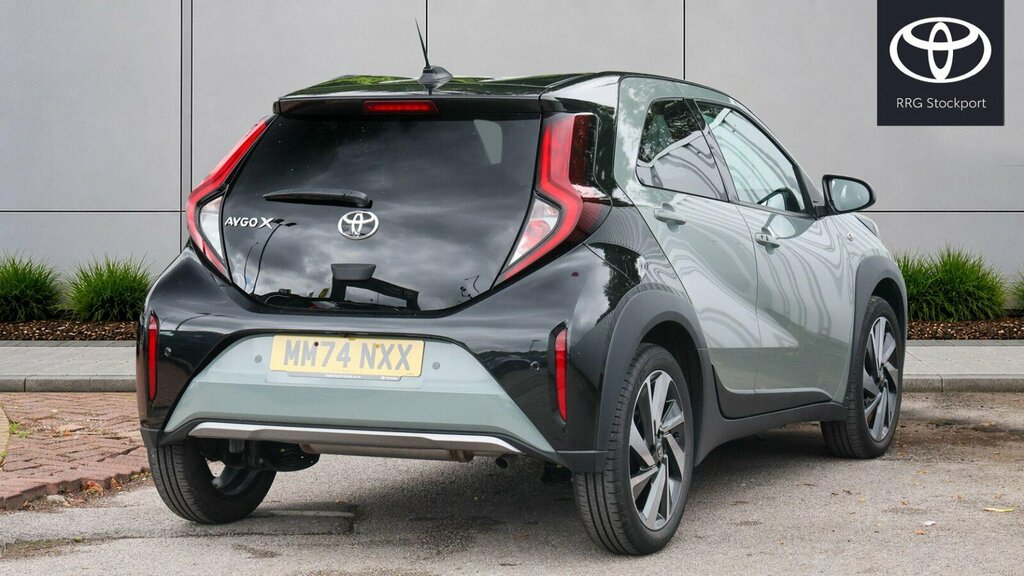 Toyota Aygo X 1.0 Vvt-i Exclusive X-shift Euro 6 Ss Green #2