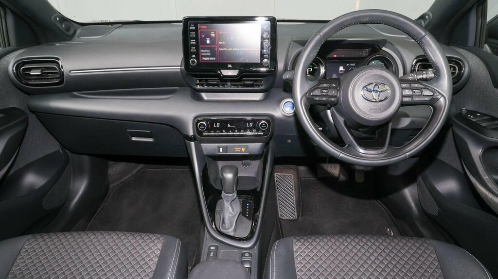 Toyota Yaris 1.5 Vvt-h Dynamic Hatchback Hybrid E-cv AS22TWO Red #6