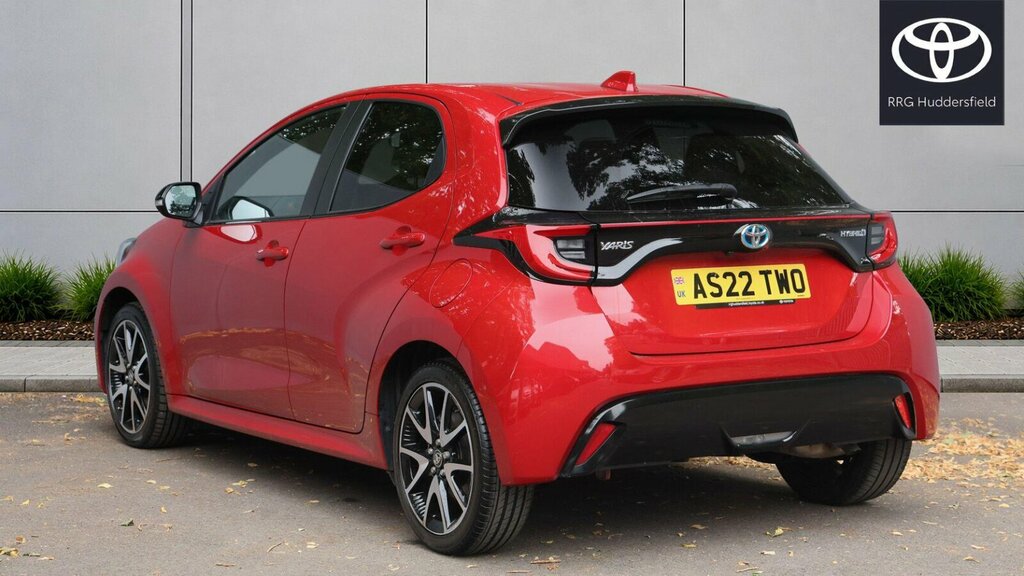 Toyota Yaris 1.5 Vvt-h Dynamic Hatchback Hybrid E-cv AS22TWO Red #4