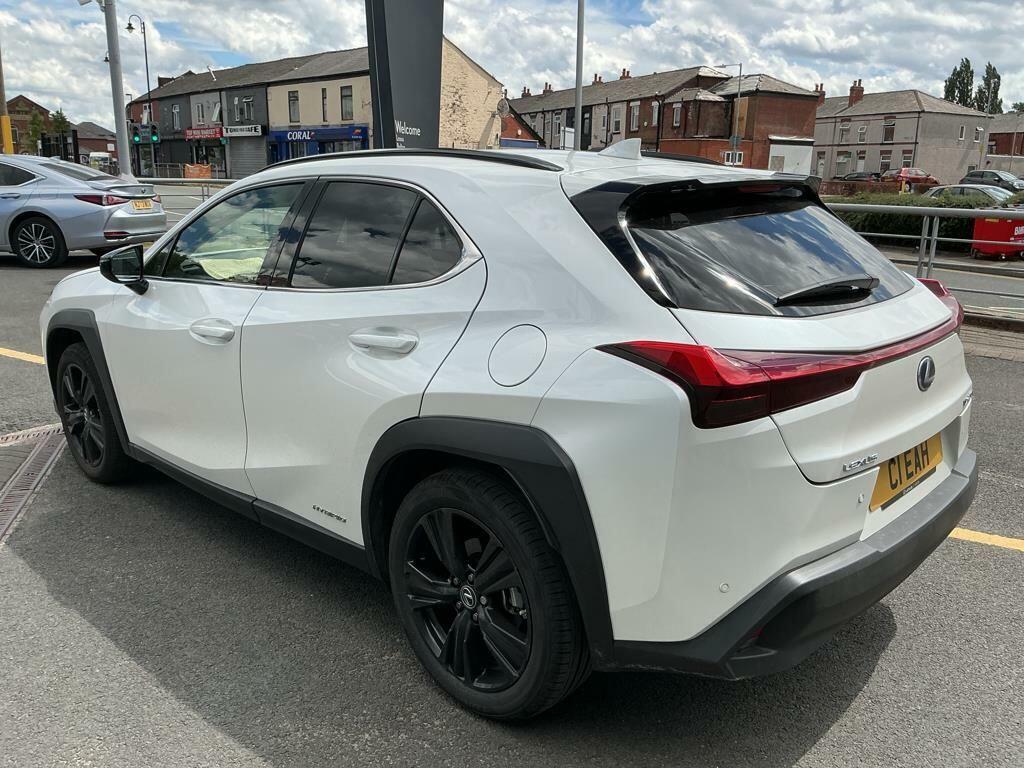 Lexus UX 2.0 250H Premium Sport Edition Suv Hybr White #5