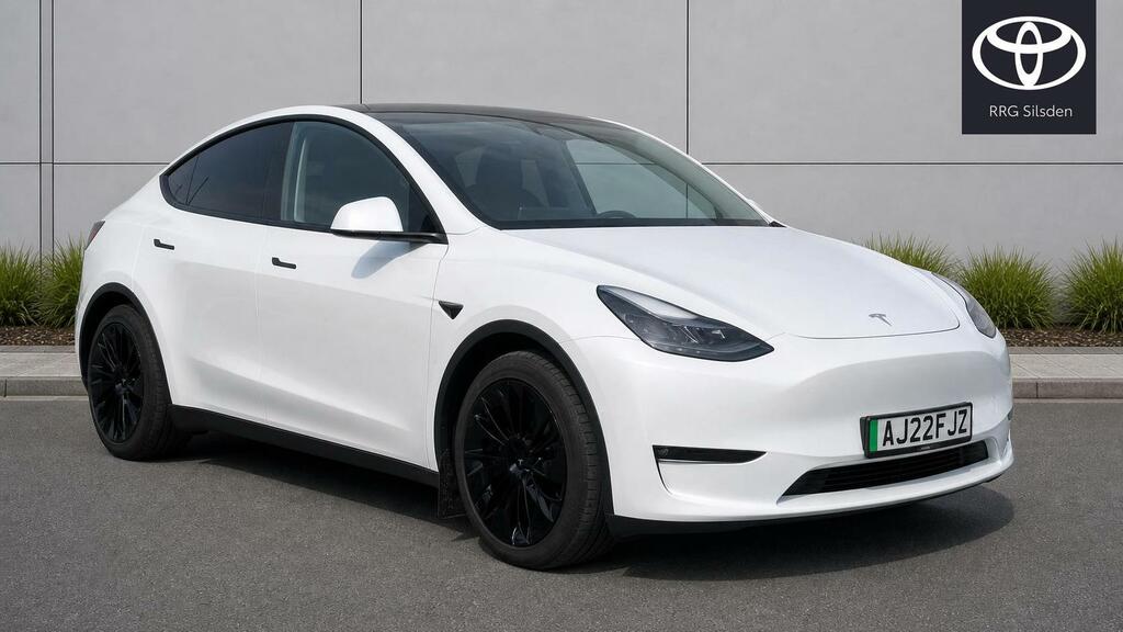 Tesla Model Y Dual Motor Long Range 4Wde AJ22FJZ White