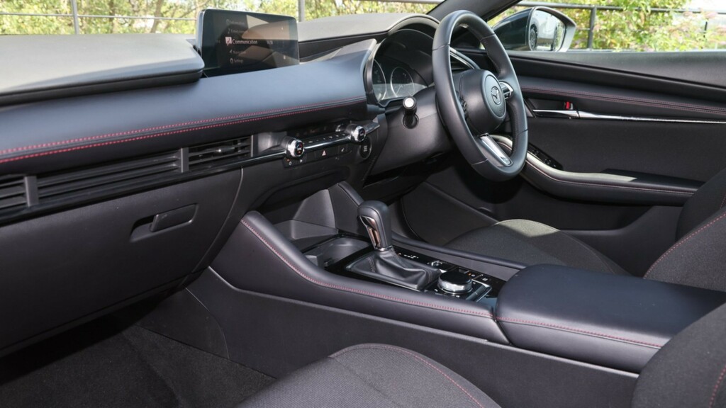 Mazda 3 2.5 E-skyactiv G Mhev 140 Homura MJ25YMH #2