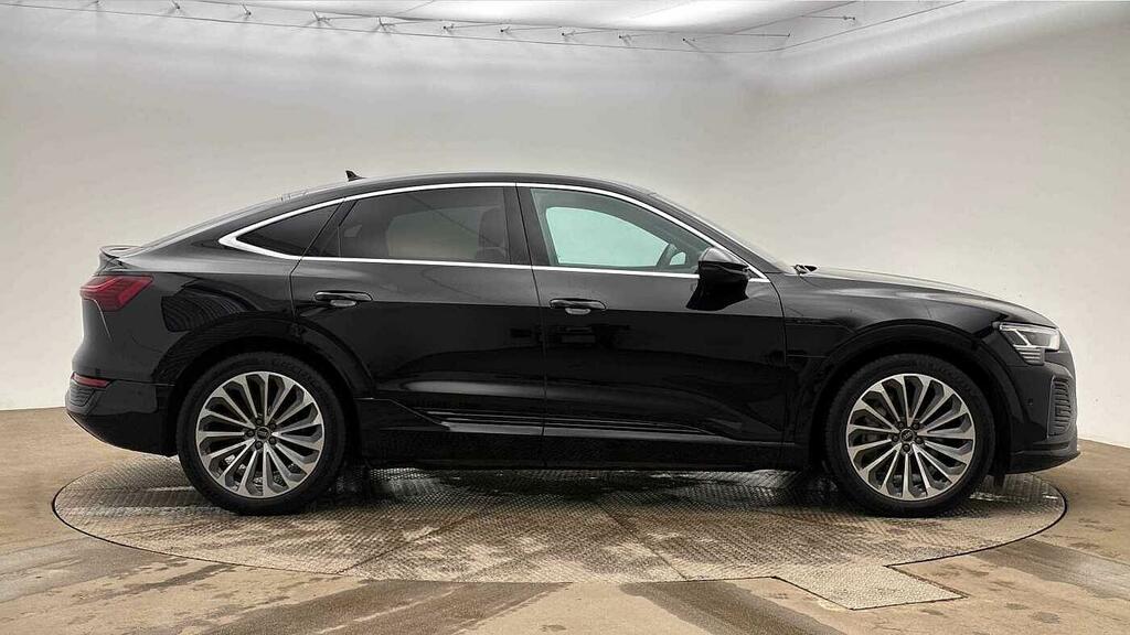 Audi Q8 e tron 300Kw 55 Quattro 114Kwh S Line Black #3