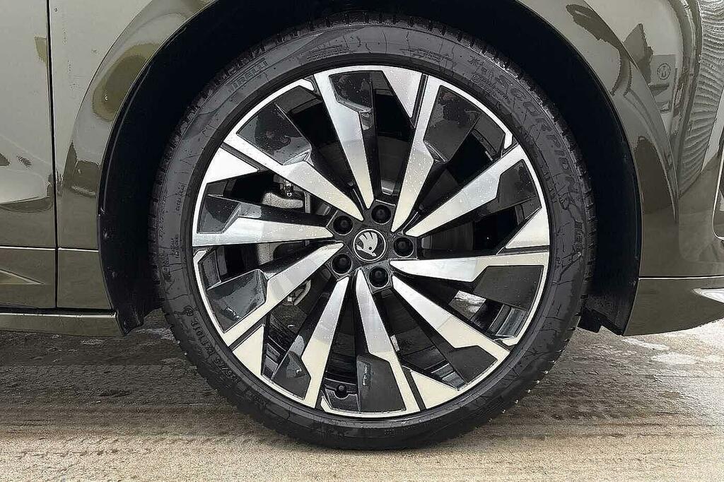 Skoda ENYAQ 210Kw 85X Sportline 82Kwh 4X4 Green #5
