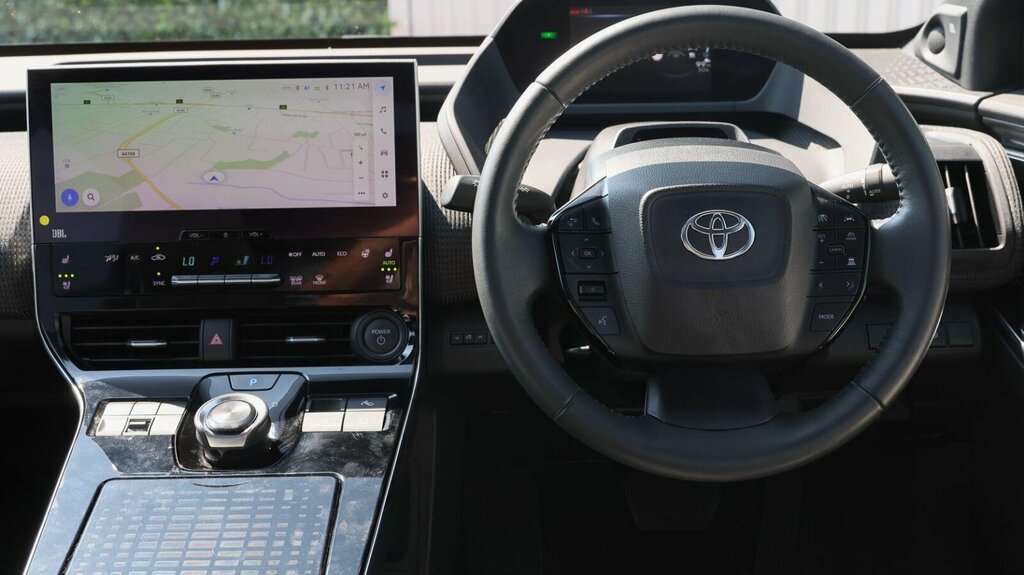 Toyota bZ4X Hatchback Silver #7
