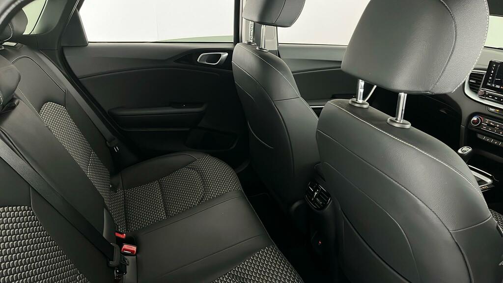 Kia Ceed 2 Red #10