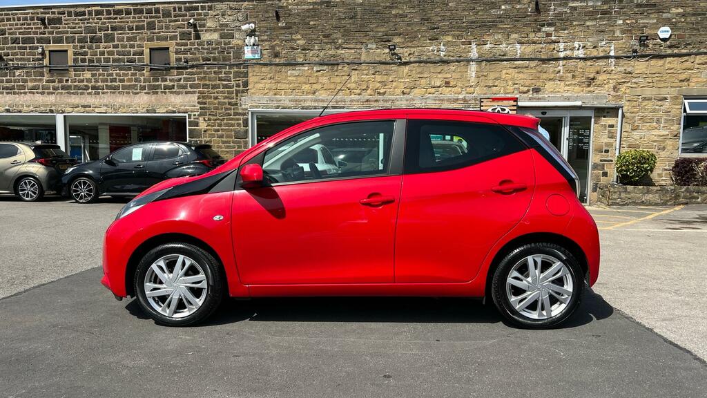 Toyota Aygo 1.0 Vvt-i X-play X-shift Euro 5 Euro 5 2015 Red #24