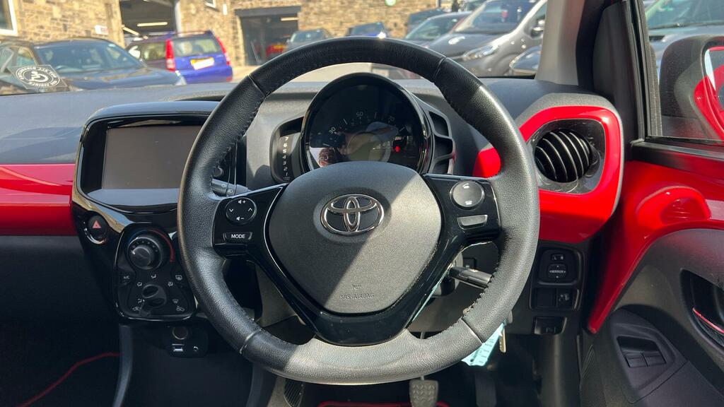 Toyota Aygo 1.0 Vvt-i X-play X-shift Euro 5 Euro 5 2015 Red #7