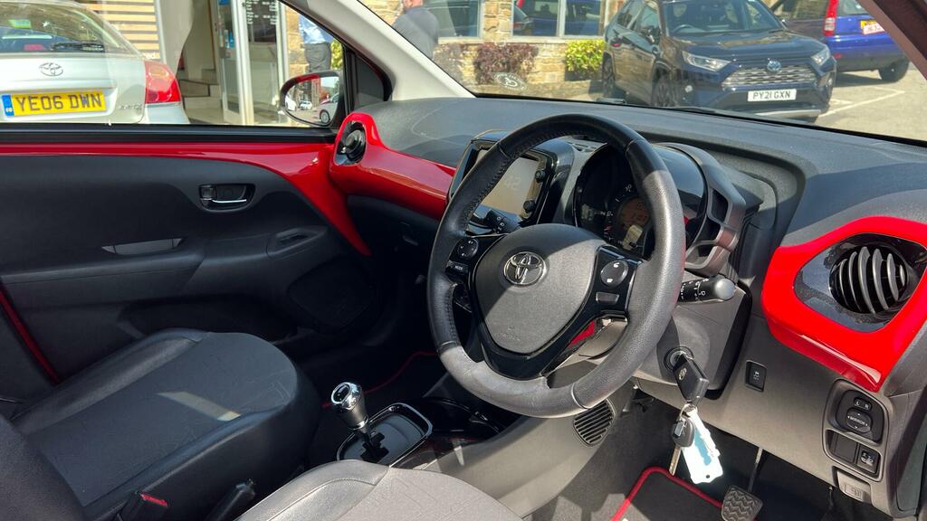 Toyota Aygo 1.0 Vvt-i X-play X-shift Euro 5 Euro 5 2015 Red #12
