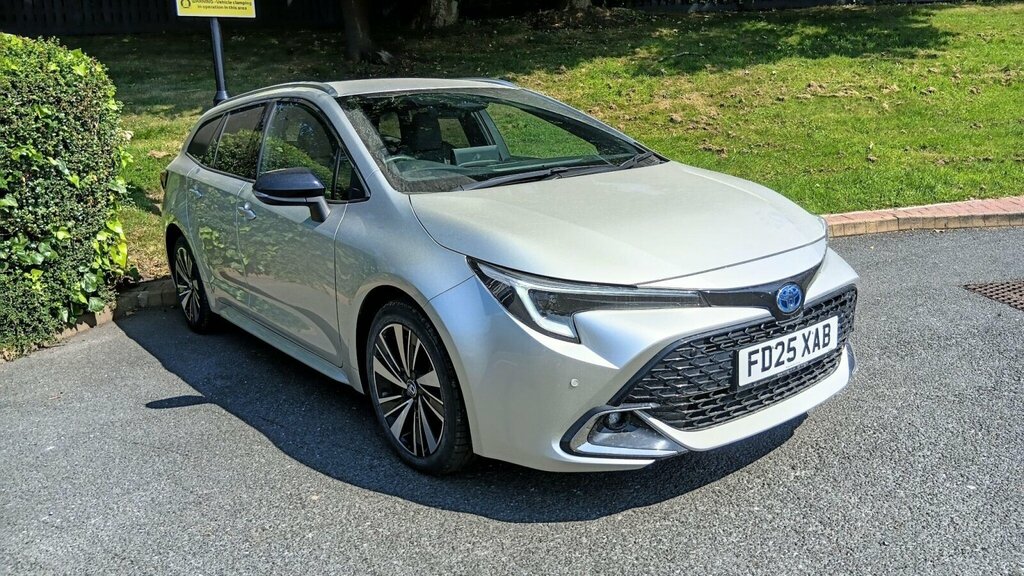 Toyota Corolla 1.8 Vvt-h Design Touring Sports Cvt Euro 6 Ss 5 Silver