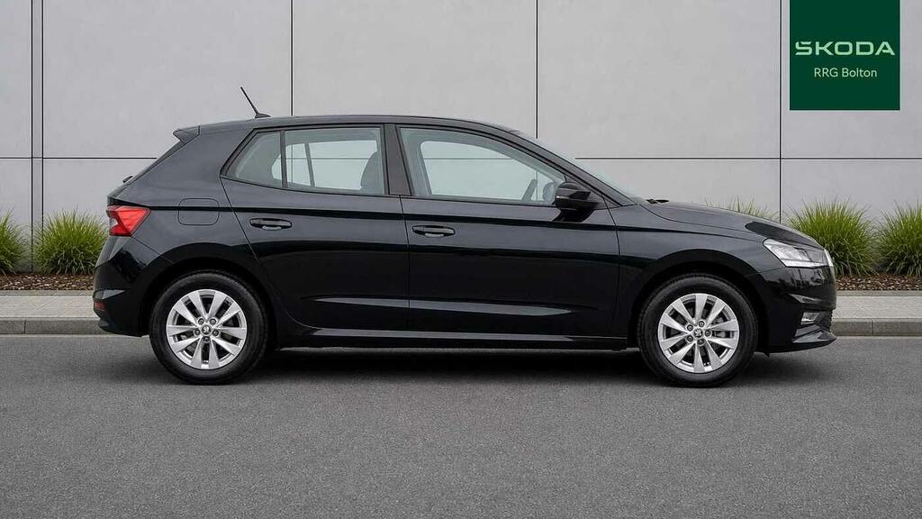 Skoda Fabia 1.0 Tsi 116 Se Edition Black #4