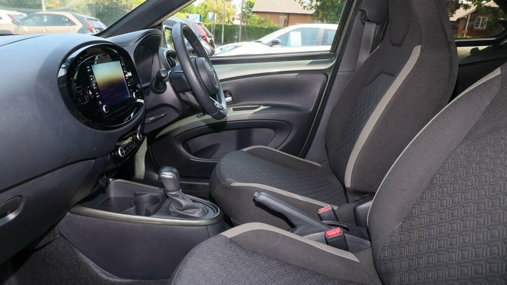 Toyota Aygo X 1.0 Vvt-i Edge X-shift Euro 6 Ss MC73YYK Green #5