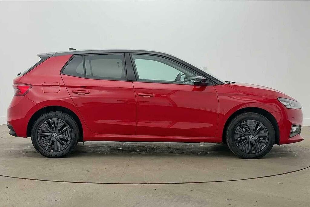 Skoda Fabia 1.0 Tsi 116 Design Edition Red #4