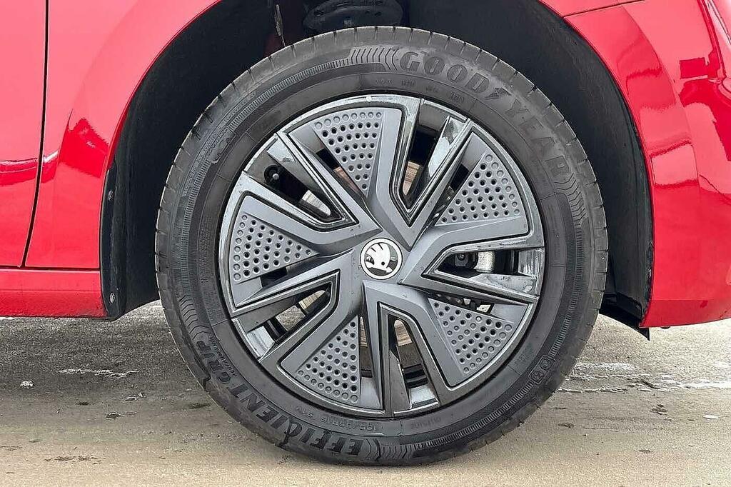 Skoda Fabia 1.0 Tsi 116 Design Edition Red #5