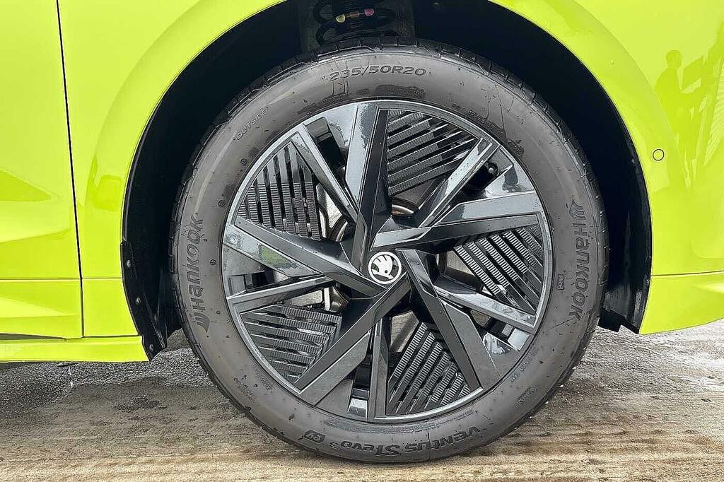 Skoda ENYAQ 250Kw Vrs 84Kwh 4X4 Green #5