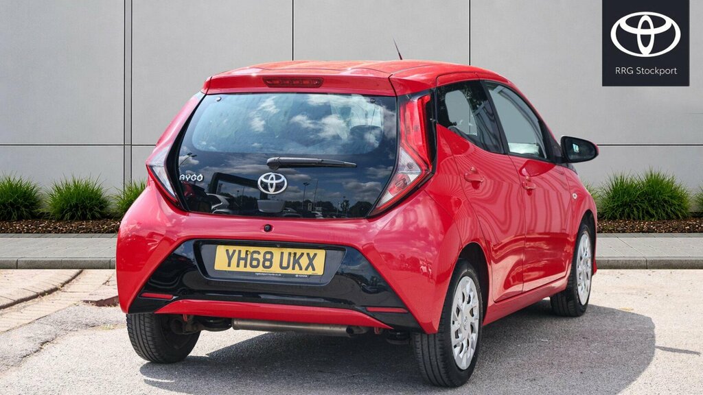 Toyota Aygo 1.0 Vvt-i X-play Euro 6 YH68UKX Red #2