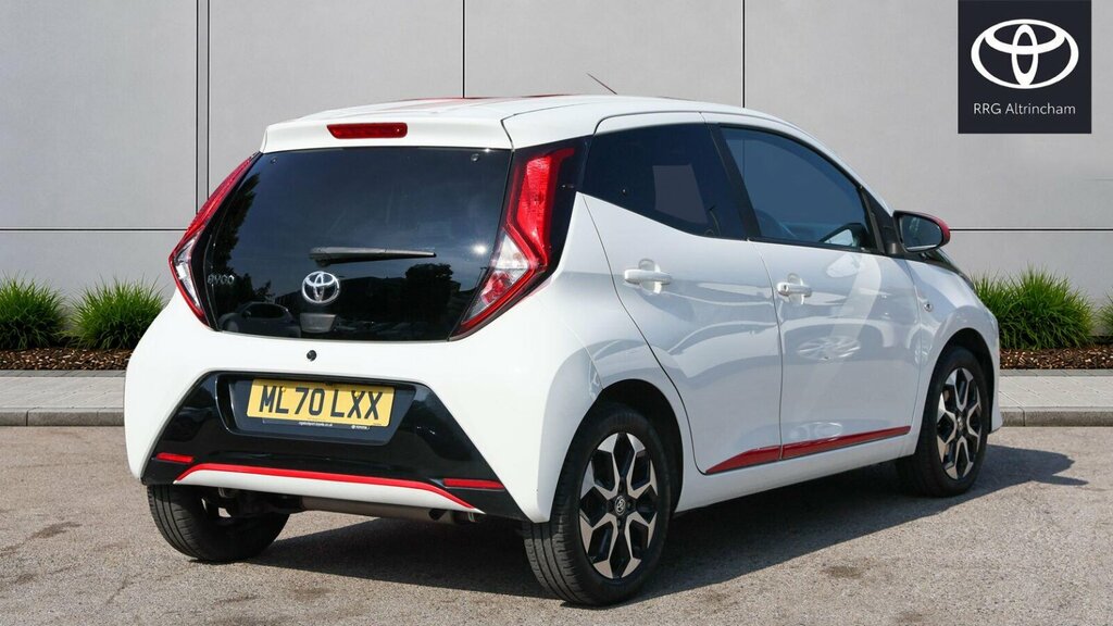 Toyota Aygo 1.0 Vvt-i X-trend Euro 6 Safety Sense White #2