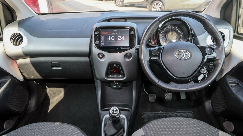 Toyota Aygo 1.0 Vvt-i X-trend Euro 6 Safety Sense White #6