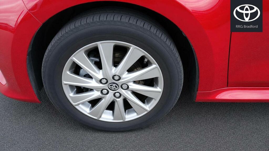 Toyota Yaris 1.5 Vvt-h Icon E-cvt Euro 6 Ss CY23KBP Red #5