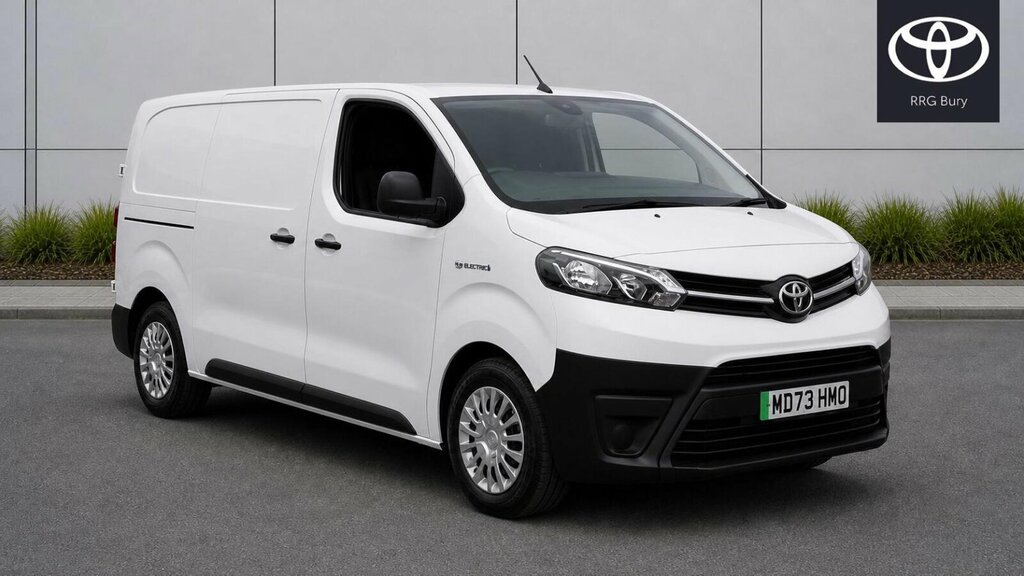 Toyota PROACE 75Kwh Icon Medium Panel Van Mwb 6Dr 7Kw Obc White