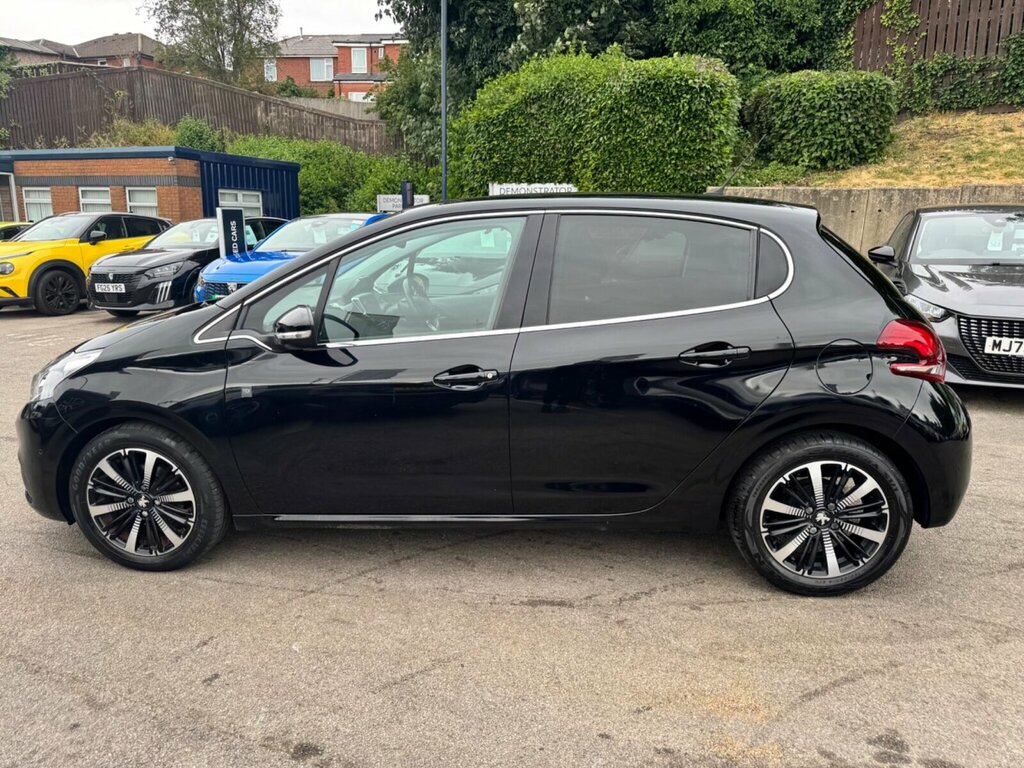 Peugeot 208 1.2 Puretech Tech Edition Euro 6 Ss Black #4