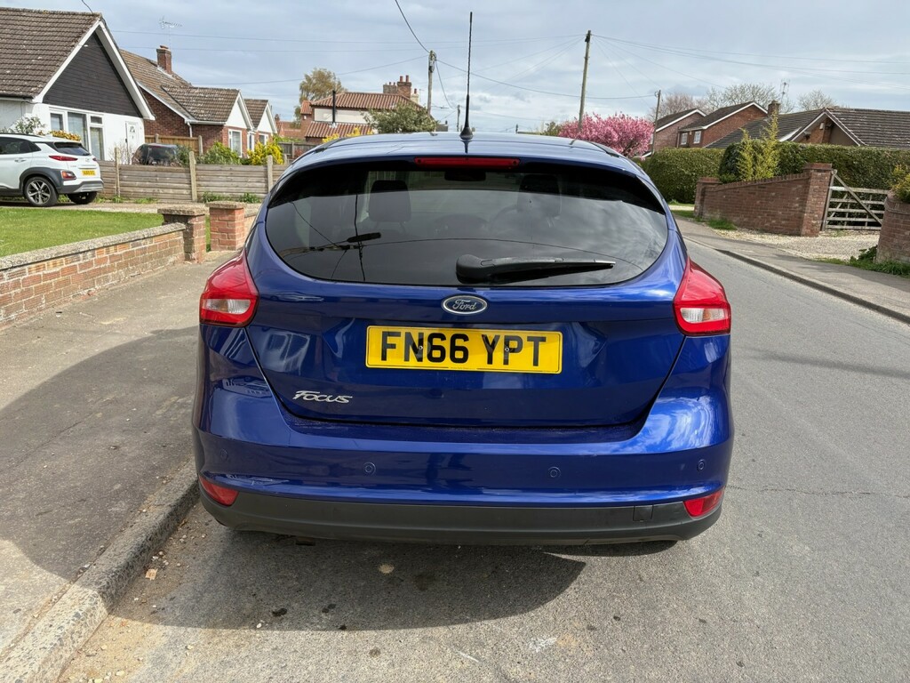 Ford Focus Hatchback 1.5 Tdci Titanium 2016 FN66YPT Blue #5