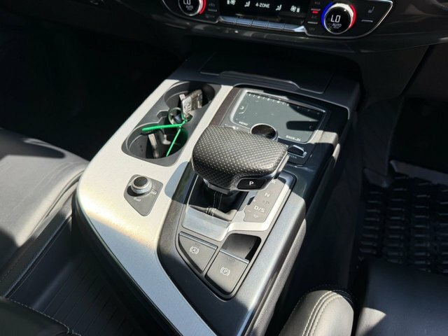 Audi Q7  Black #39