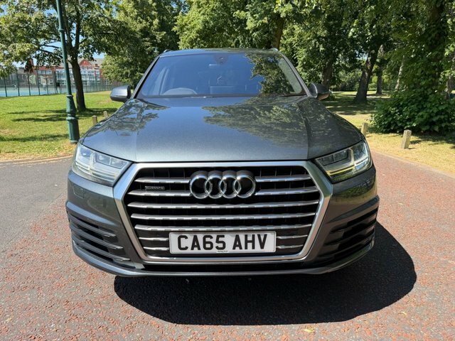 Audi Q7  Black #8