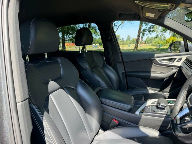 Audi Q7  Black #11