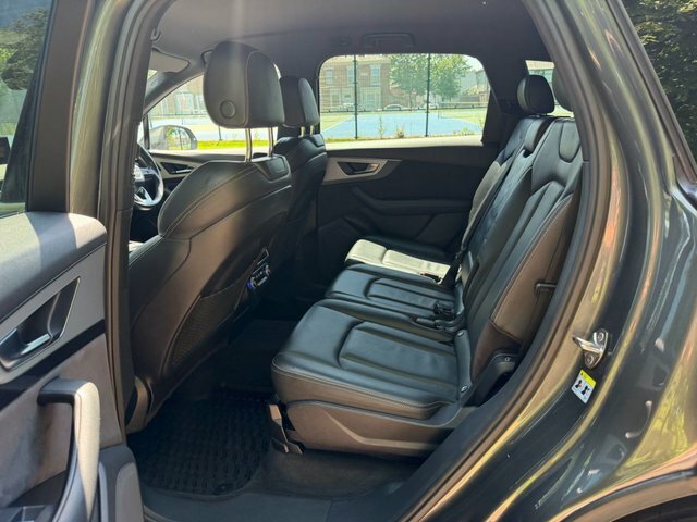 Audi Q7  Black #14
