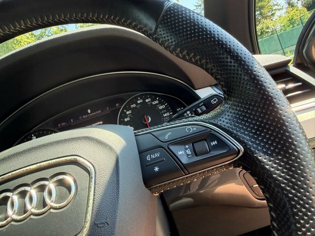 Audi Q7  Black #35