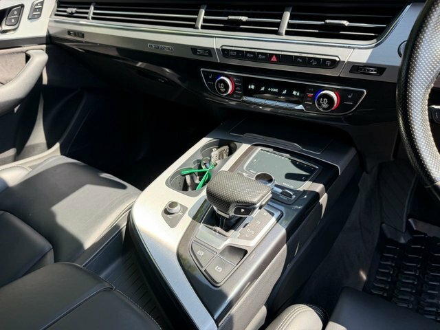 Audi Q7  Black #23