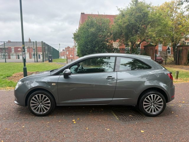 Seat Ibiza 2015 1.2 Tsi Connect Sport Coupe Grey #4