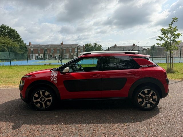 Citroen C4 Cactus 2017 1.6 Bluehdi Rip Curl Hatchback Man Red #4