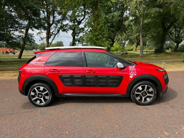 Citroen C4 Cactus 2017 1.6 Bluehdi Rip Curl Hatchback Man Red #2