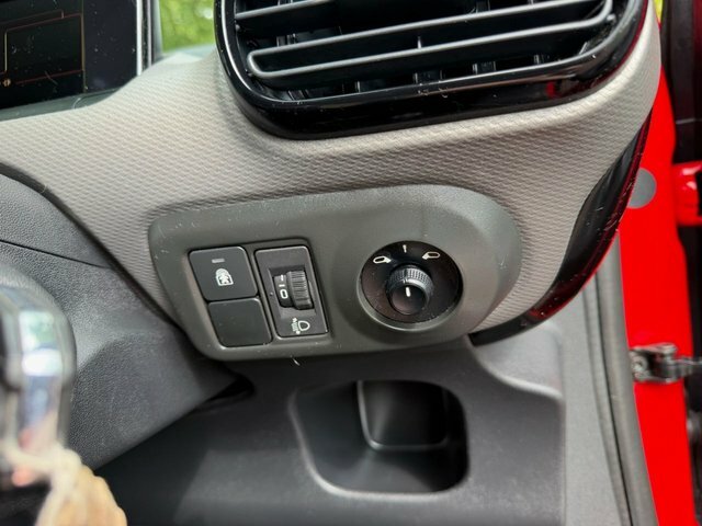 Citroen C4 Cactus 1.2 Puretech 82 Flair Purple #40
