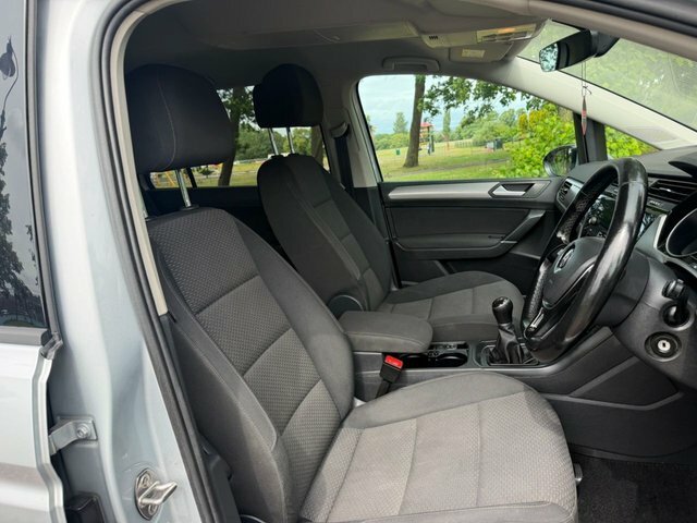 Volkswagen Touran 2.0 Sel Tdi Bluemotion Technology 148 Bhp Grey #10