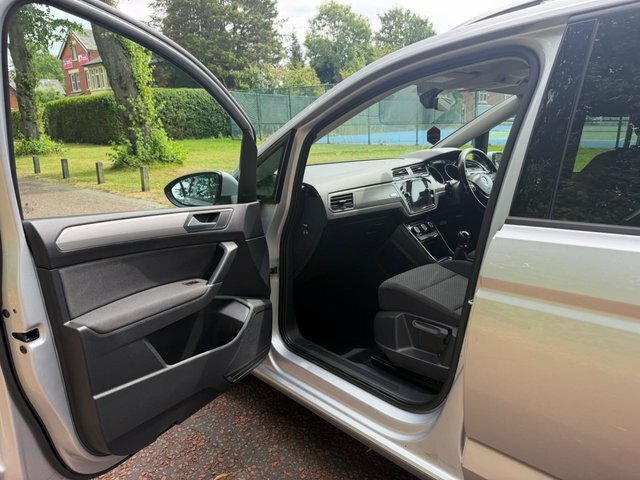 Volkswagen Touran 2.0 Sel Tdi Bluemotion Technology 148 Bhp Grey #22