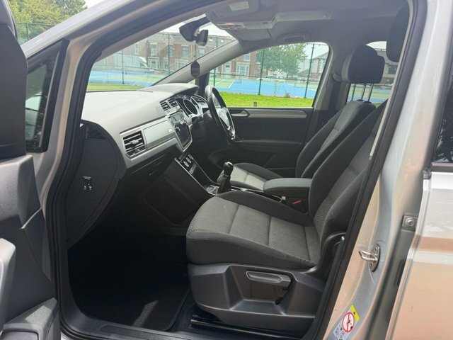 Volkswagen Touran 2.0 Sel Tdi Bluemotion Technology 148 Bhp Grey #23