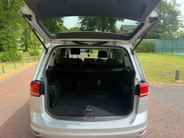 Volkswagen Touran 2.0 Sel Tdi Bluemotion Technology 148 Bhp Grey #18