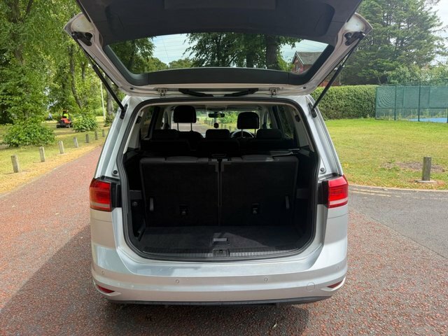 Volkswagen Touran 2.0 Sel Tdi Bluemotion Technology 148 Bhp Grey #17