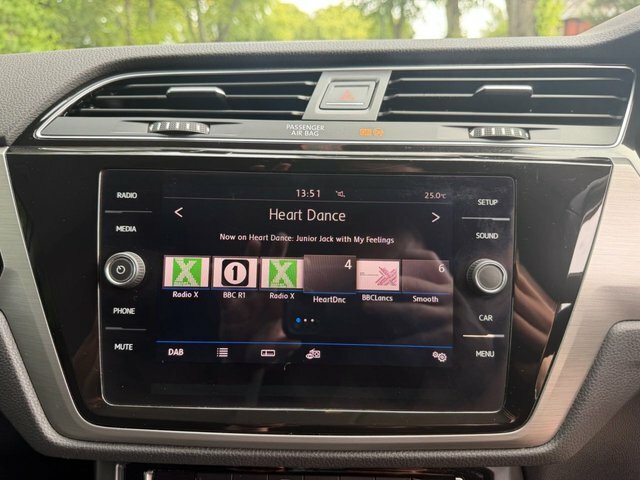 Volkswagen Touran 2.0 Sel Tdi Bluemotion Technology 148 Bhp Grey #31