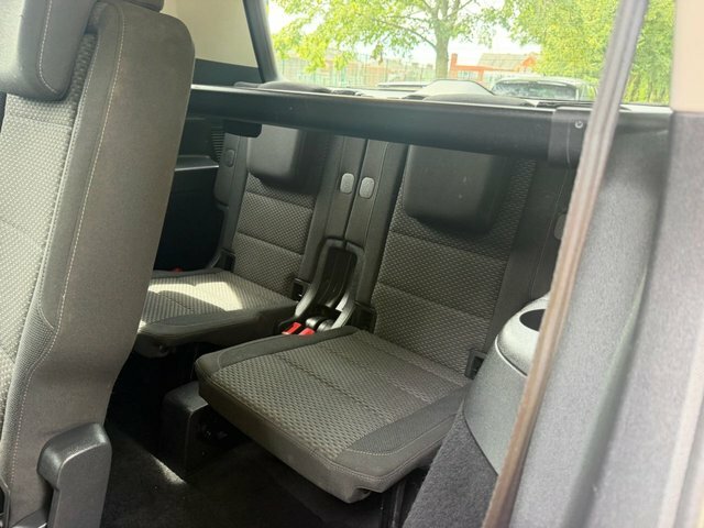 Volkswagen Touran 2.0 Sel Tdi Bluemotion Technology 148 Bhp Grey #21