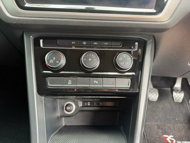 Volkswagen Touran 2.0 Sel Tdi Bluemotion Technology 148 Bhp Grey #34