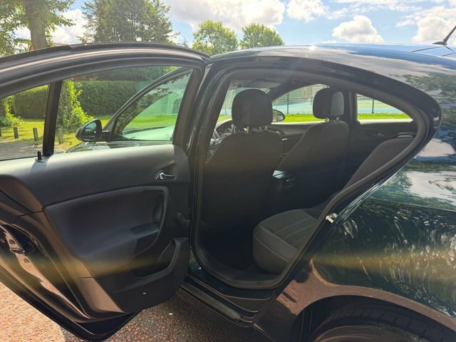 Vauxhall Insignia 1.8 Limited Edition 138 Bhp Silver #15