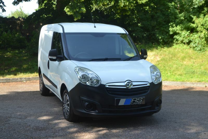 Vauxhall Combo Mpv White