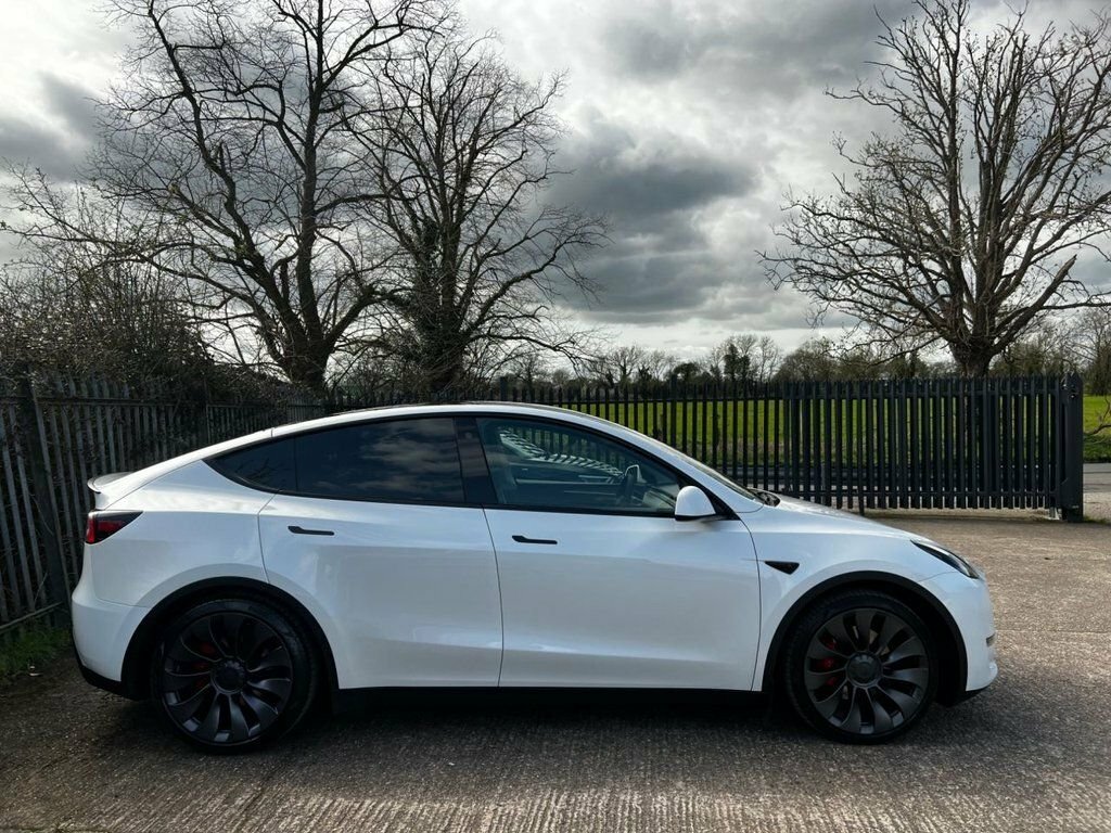 Tesla Model Y Suv GJ24VUH White #6