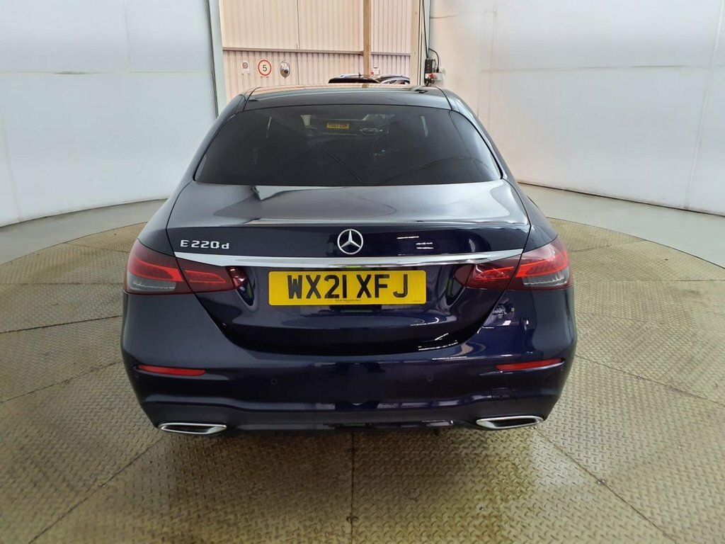 Mercedes-Benz E Class 2L Amg Line Night Edition Blue #4